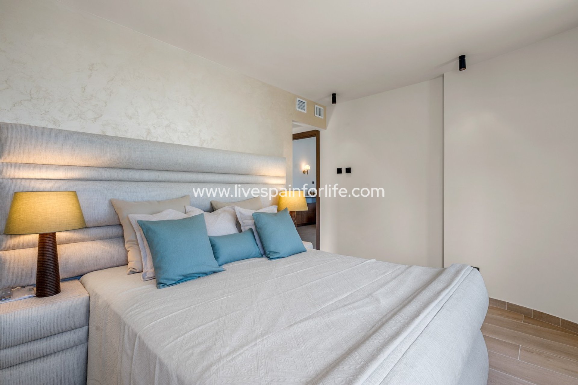 Resale - Villa (detached) -
Ciudad Quesada