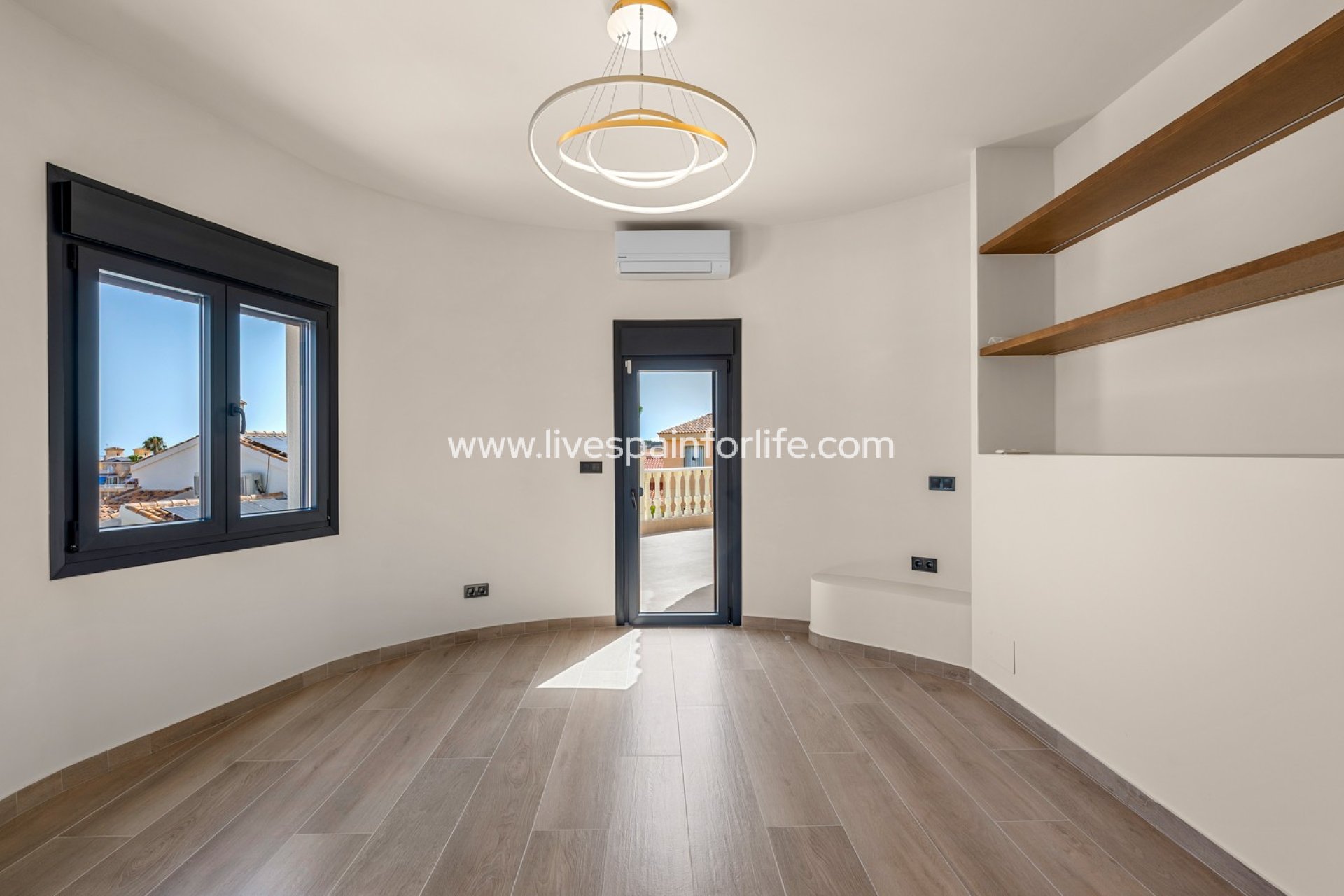 Resale - Villa (detached) -
Ciudad Quesada