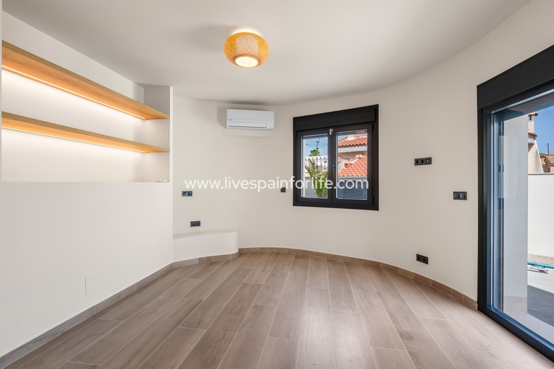 Resale - Villa (detached) -
Ciudad Quesada
