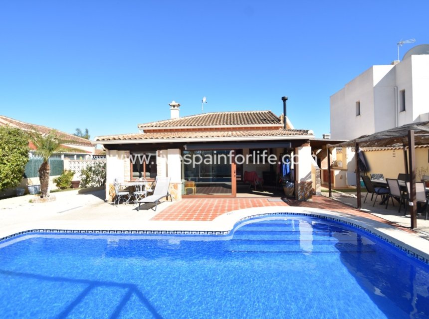Resale - Villa (detached) -
Daya Vieja