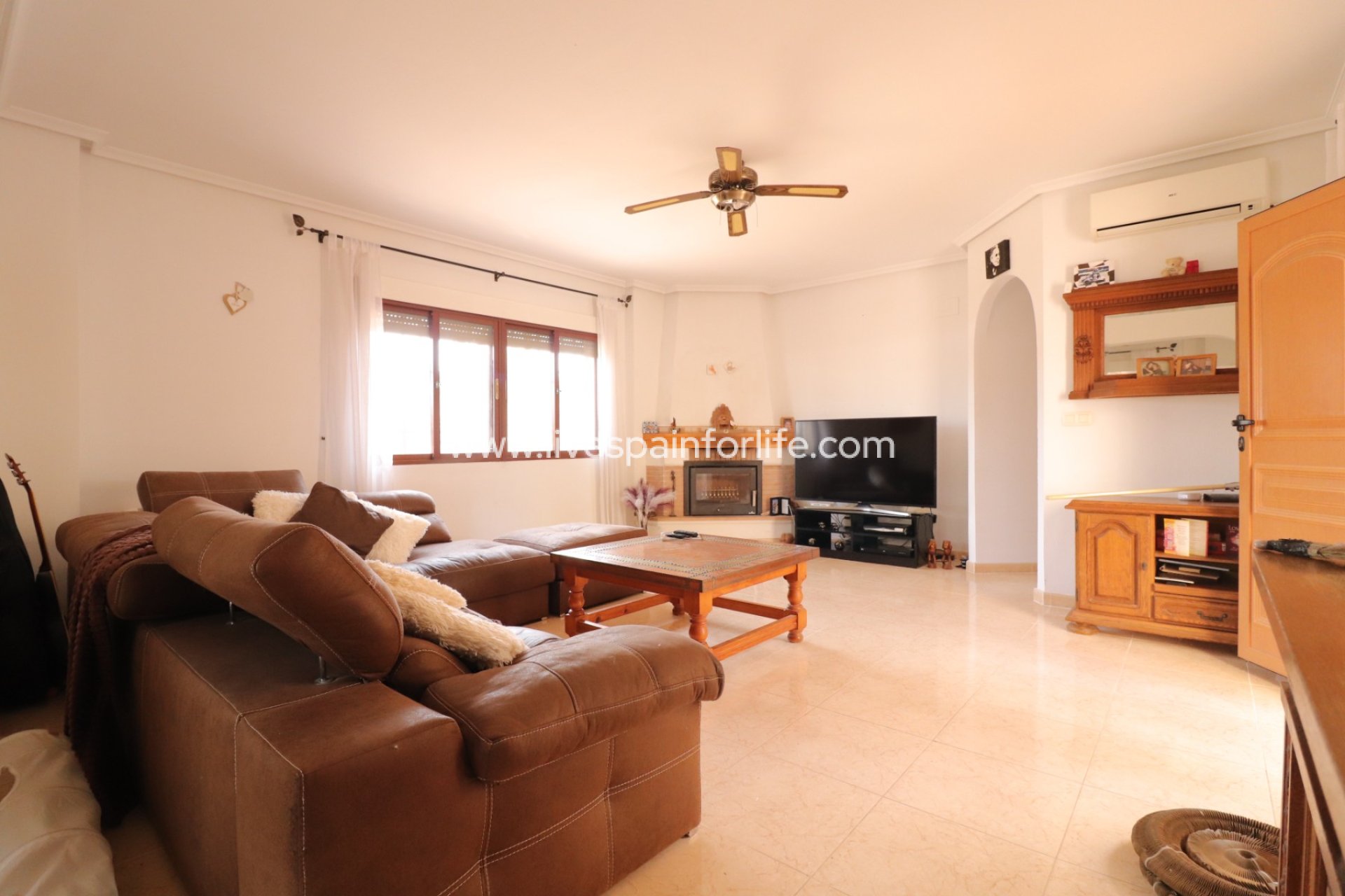 Resale - Villa (detached) -
Formentera Del Segura - Fincas de La Vega