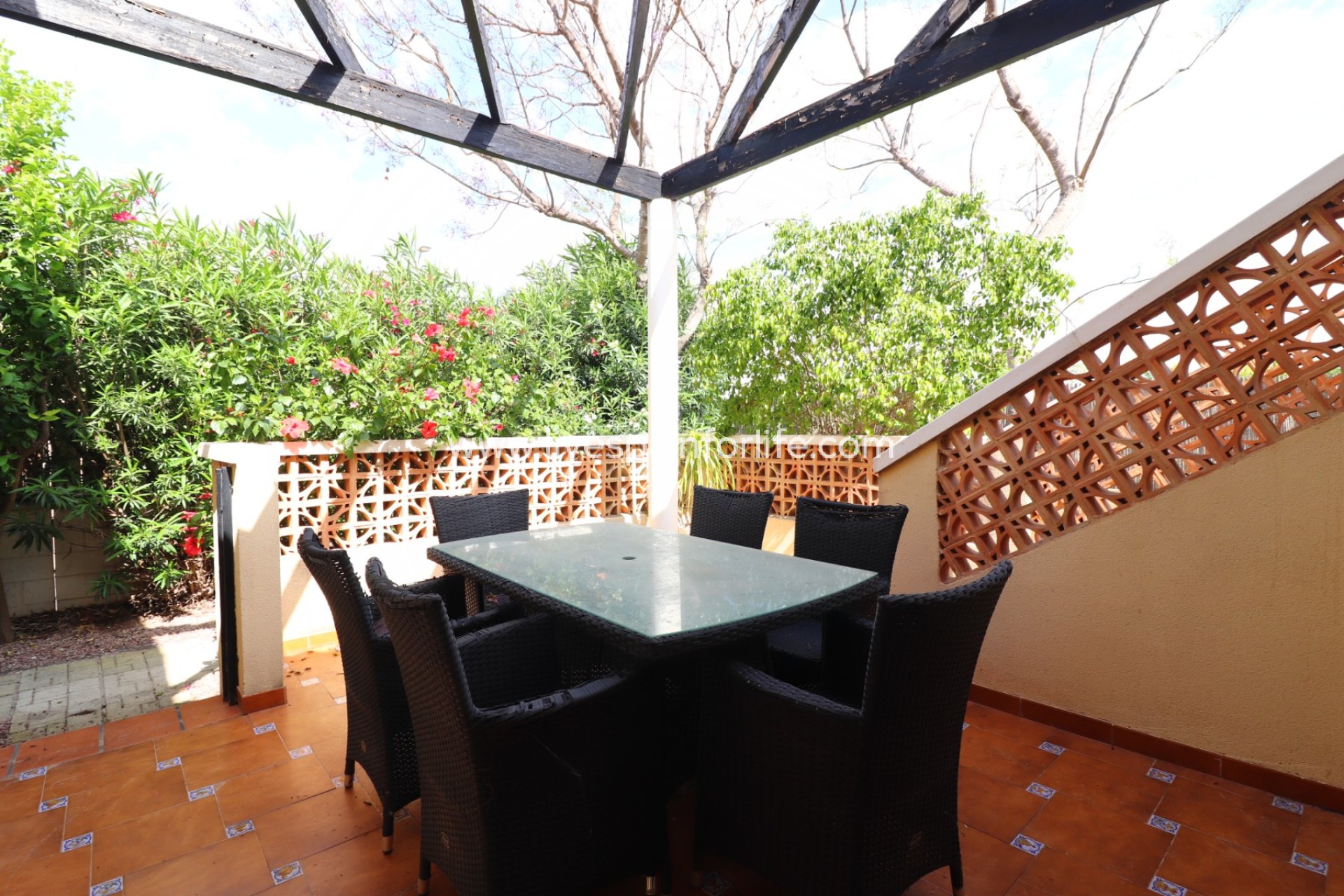 Resale - Villa (detached) -
Formentera Del Segura - Fincas de La Vega
