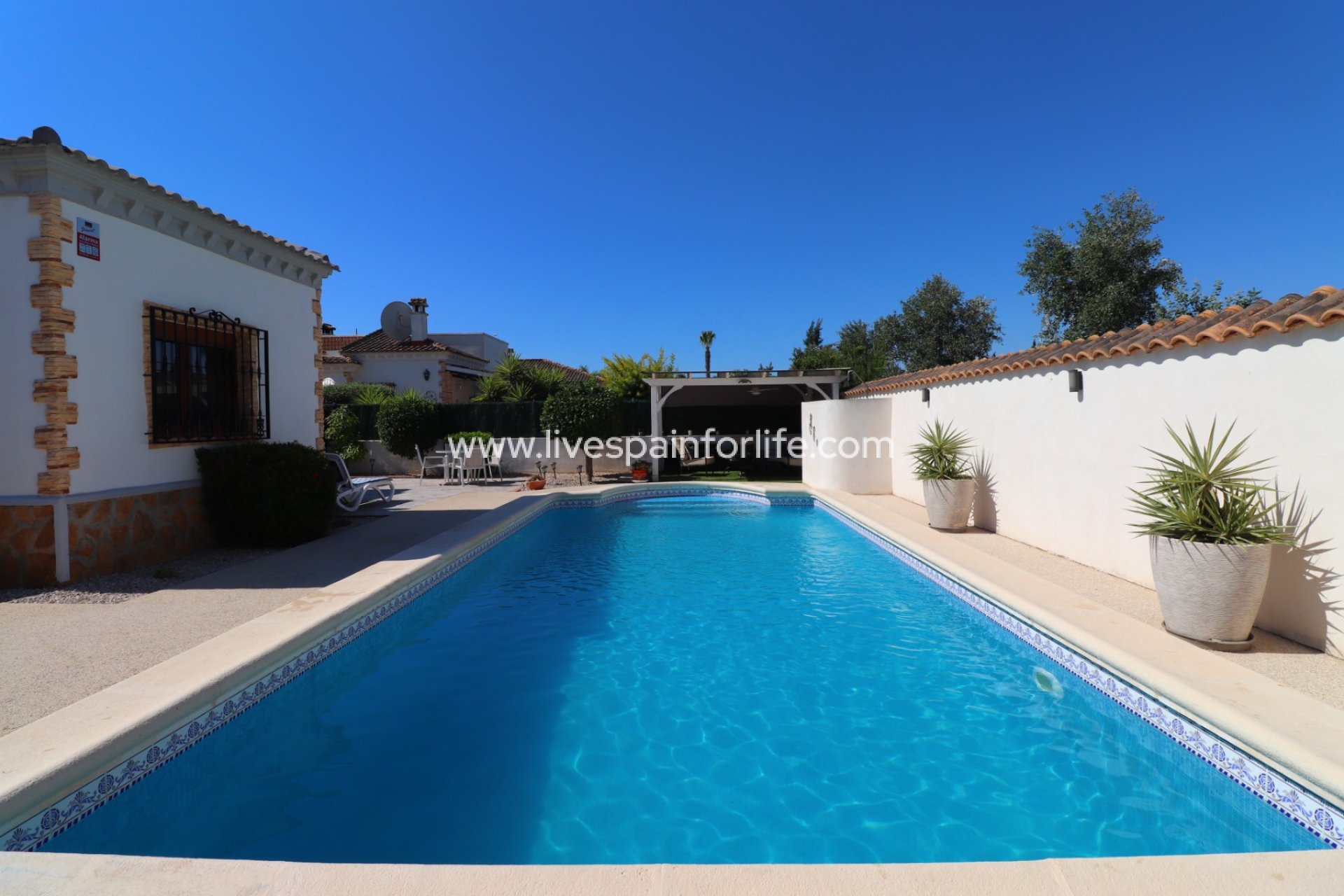 Resale - Villa (detached) -
Formentera Del Segura - Fincas de La Vega