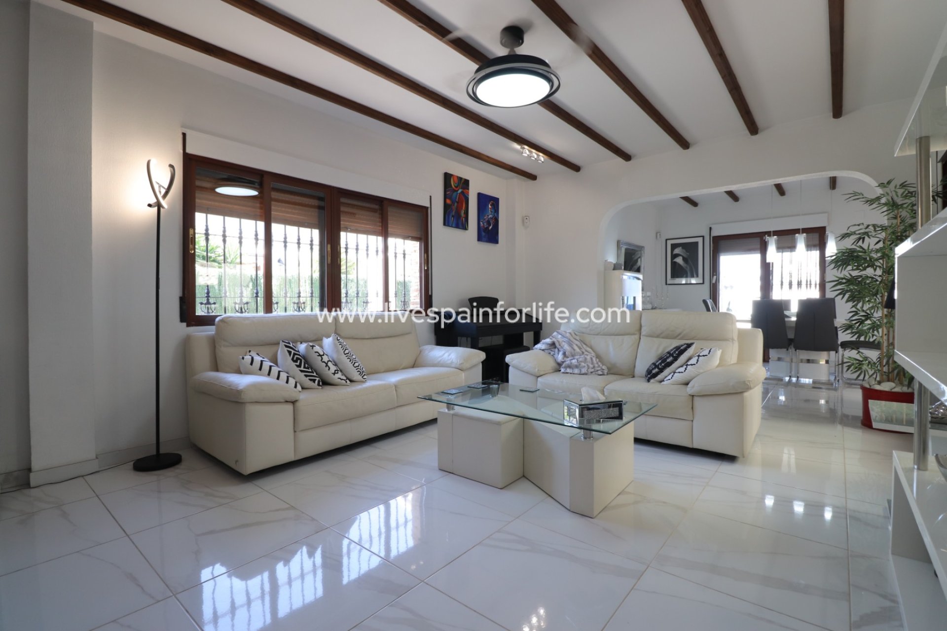 Resale - Villa (detached) -
Formentera Del Segura - Fincas de La Vega