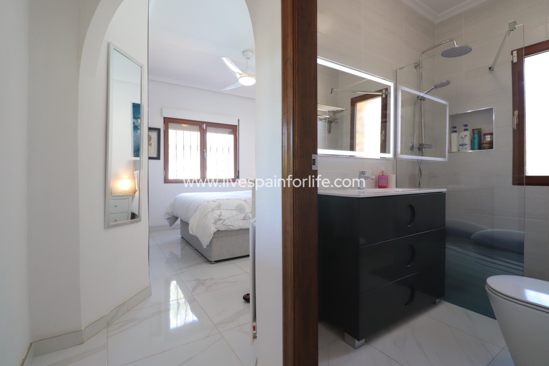 Resale - Villa (detached) -
Formentera Del Segura - Fincas de La Vega