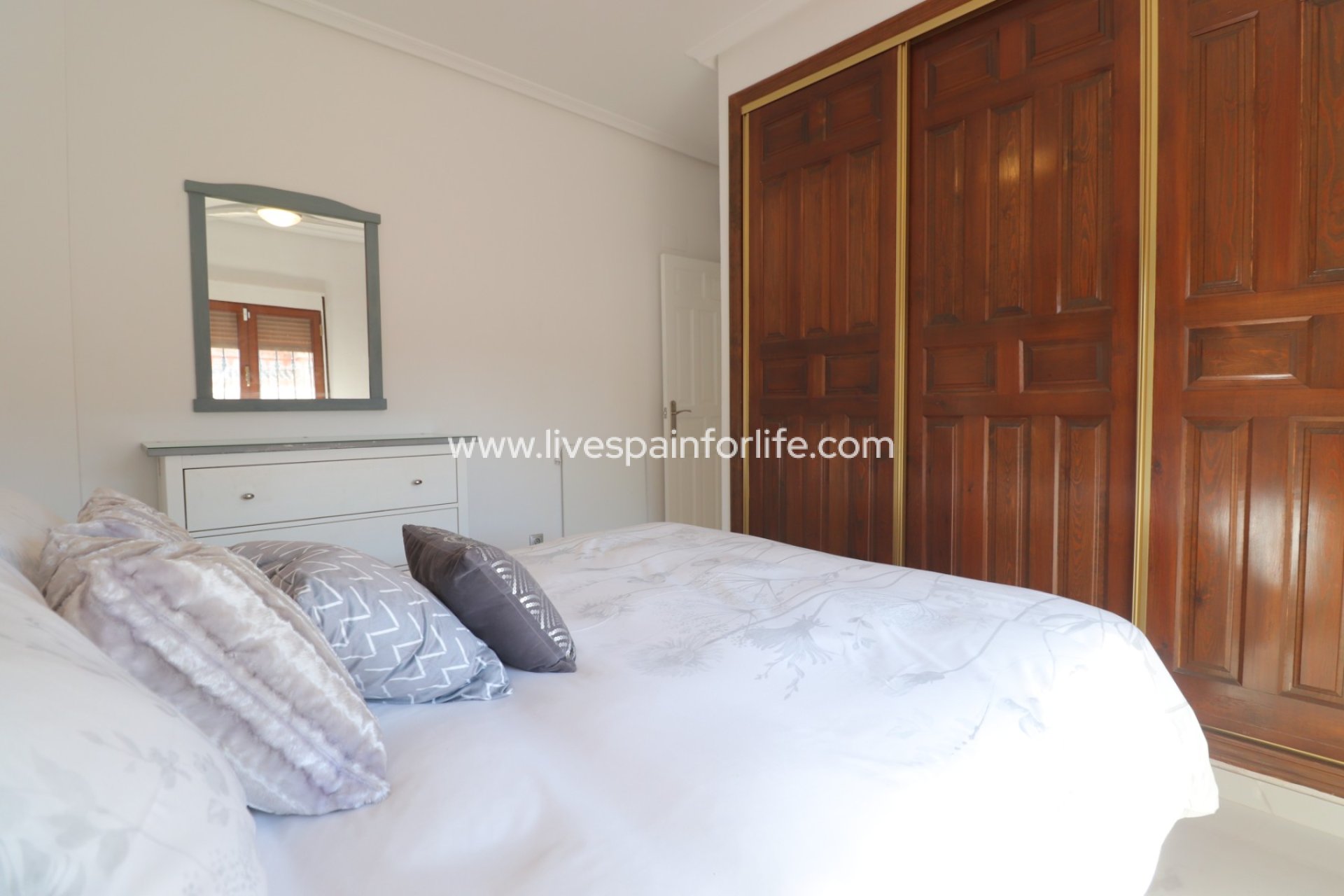 Resale - Villa (detached) -
Formentera Del Segura - Fincas de La Vega
