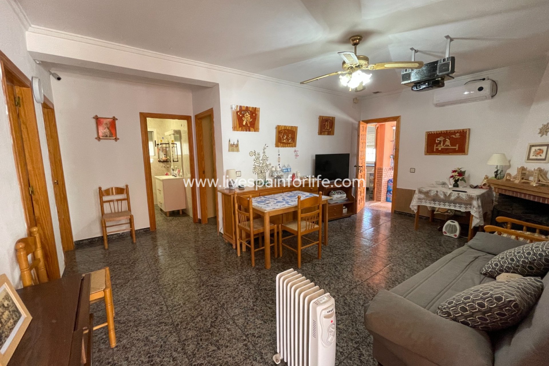 Resale - Villa (detached) -
Guardamar del Segura - Valencian Community