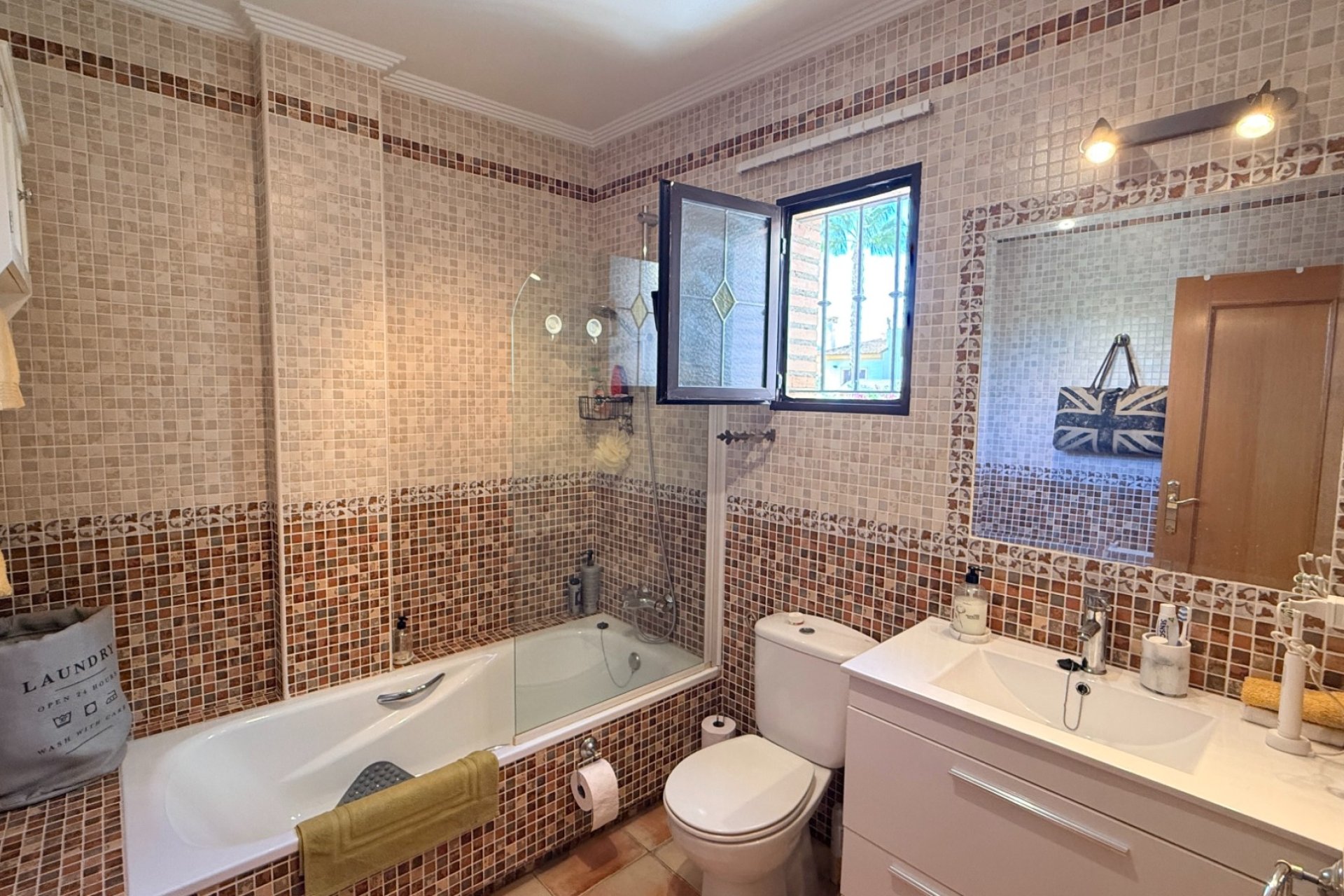 Resale - Villa (detached) -
Hondon De Las Nieves