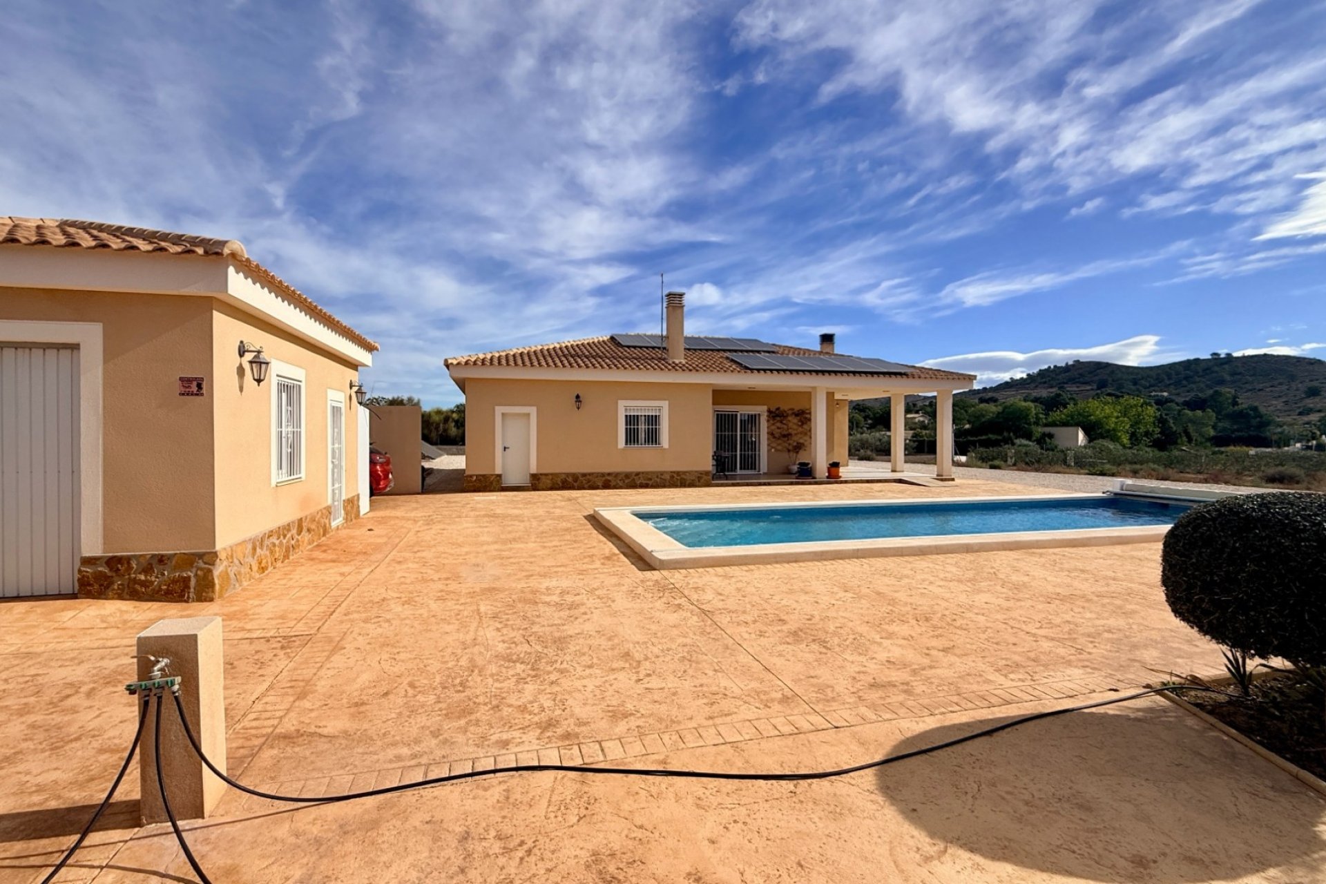 Resale - Villa (detached) -
Hondon De Las Nieves