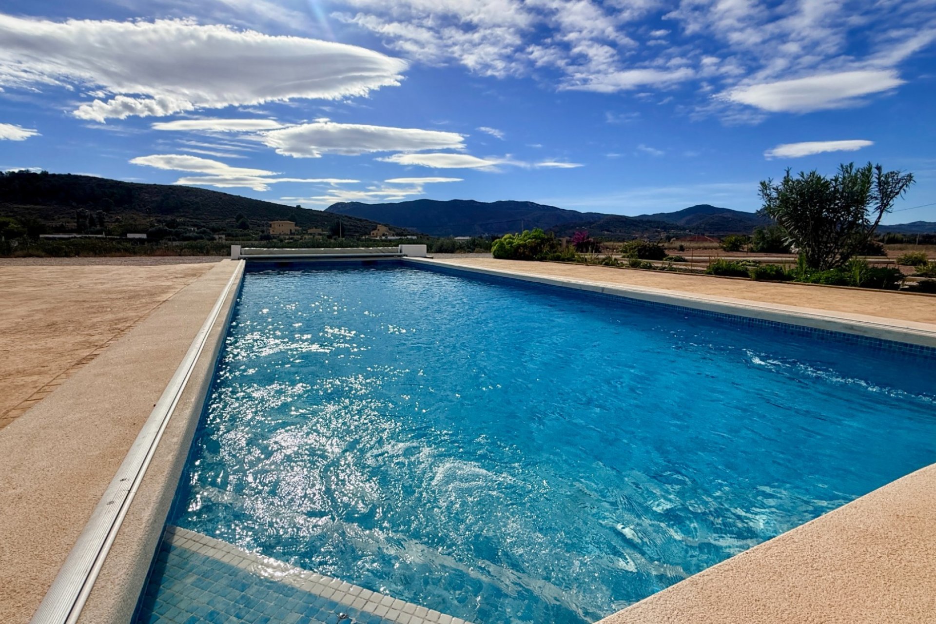 Resale - Villa (detached) -
Hondon De Las Nieves