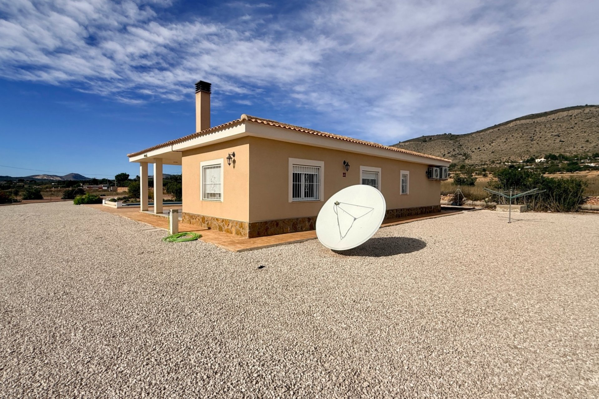 Resale - Villa (detached) -
Hondon De Las Nieves