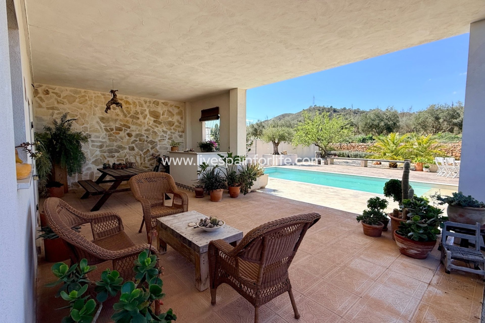 Resale - Villa (detached) -
Hondon De Las Nieves