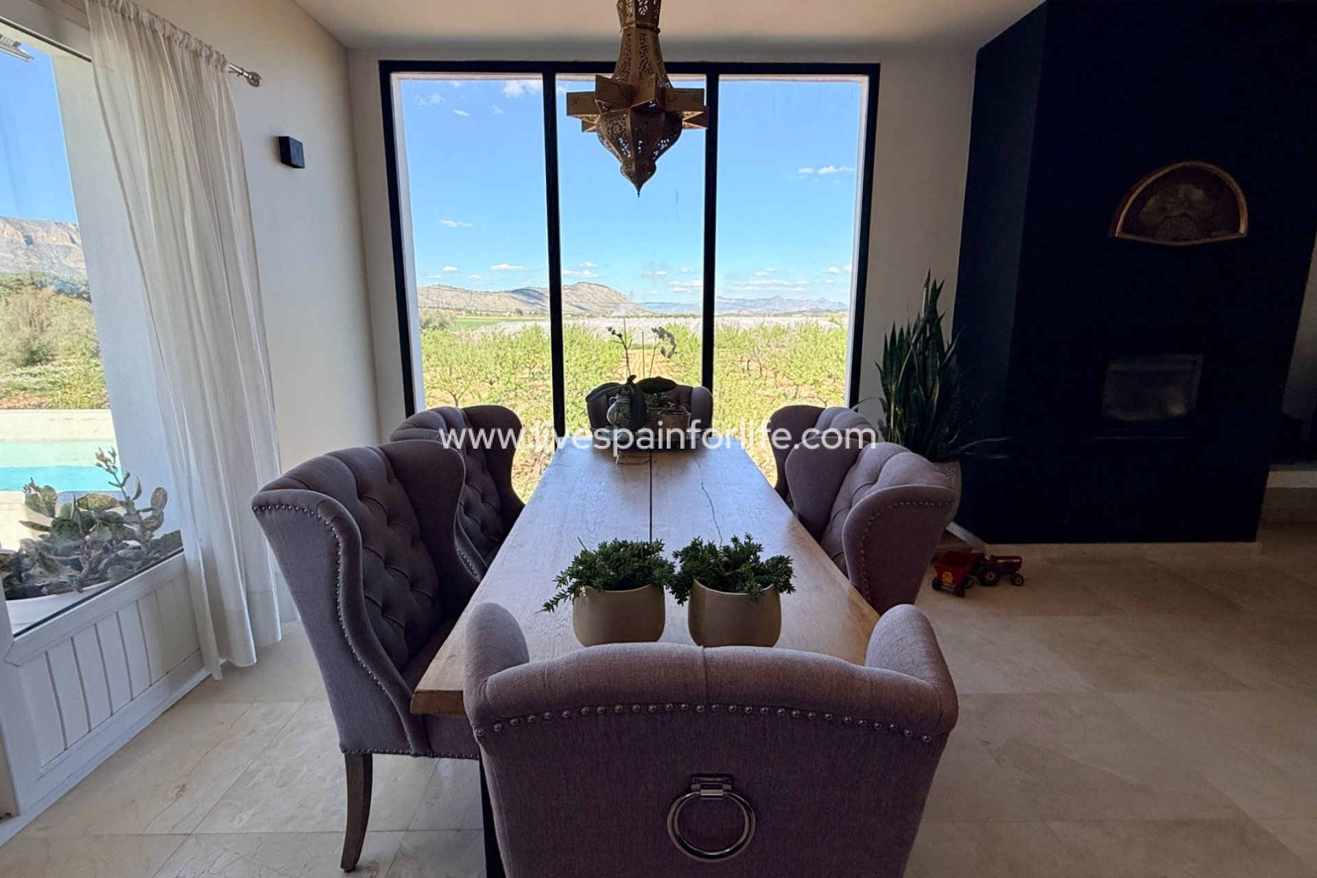 Resale - Villa (detached) -
Hondon De Las Nieves