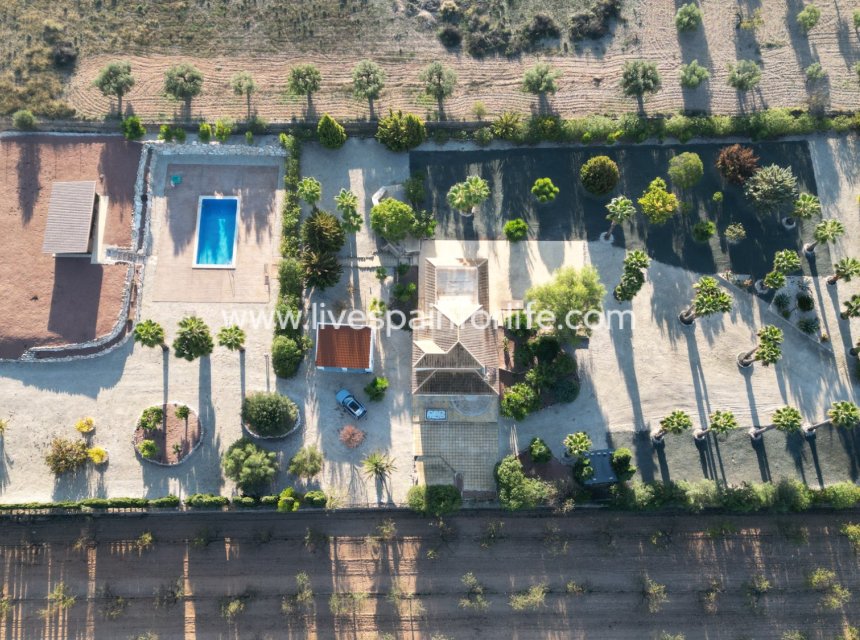 Resale - Villa (detached) -
Hondon De Las Nieves