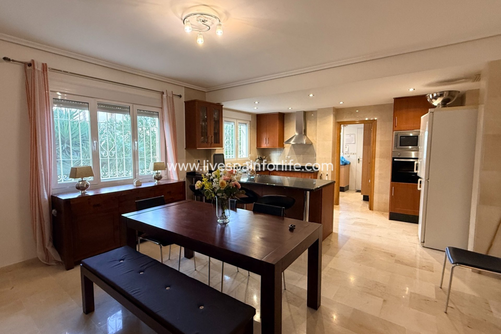 Resale - Villa (detached) -
Hondon De Las Nieves