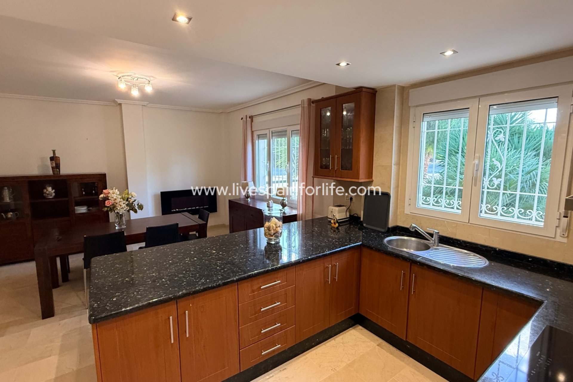 Resale - Villa (detached) -
Hondon De Las Nieves