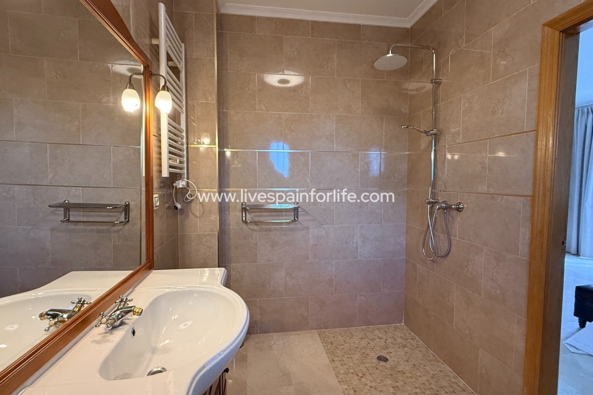 Resale - Villa (detached) -
Hondon De Las Nieves