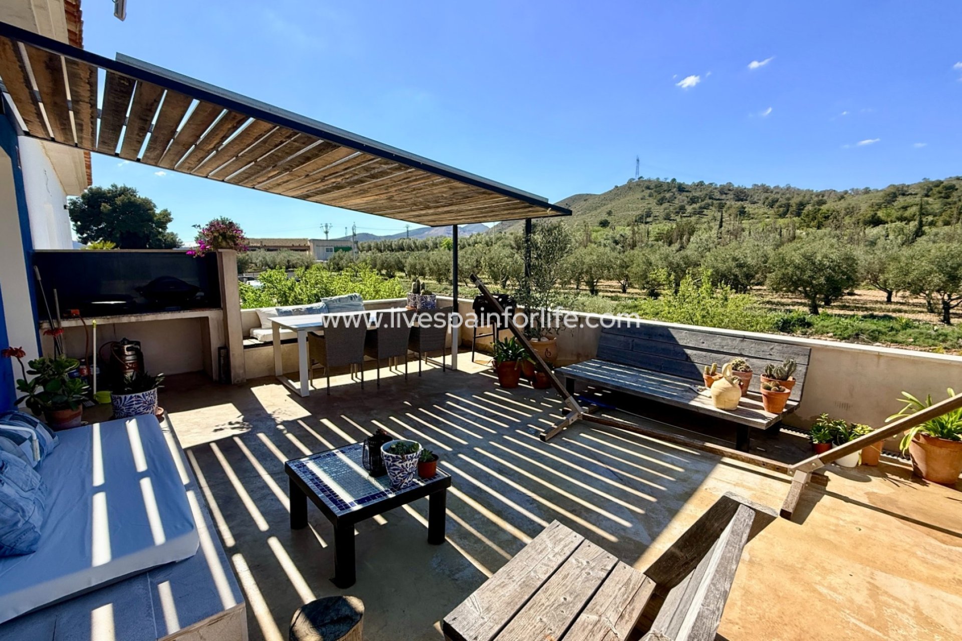 Resale - Villa (detached) -
Hondon De Las Nieves