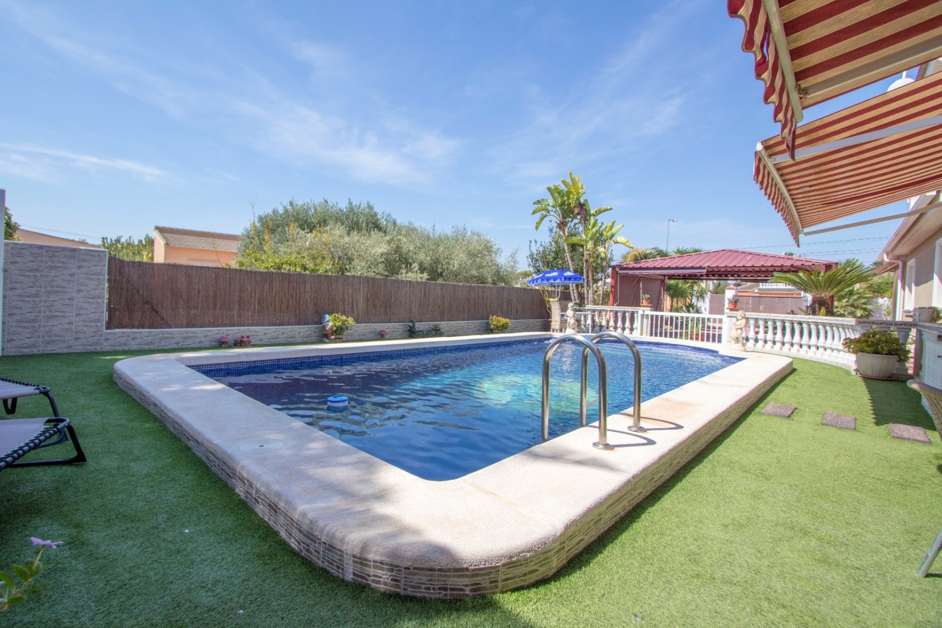 Resale - Villa (detached) -
La Marina