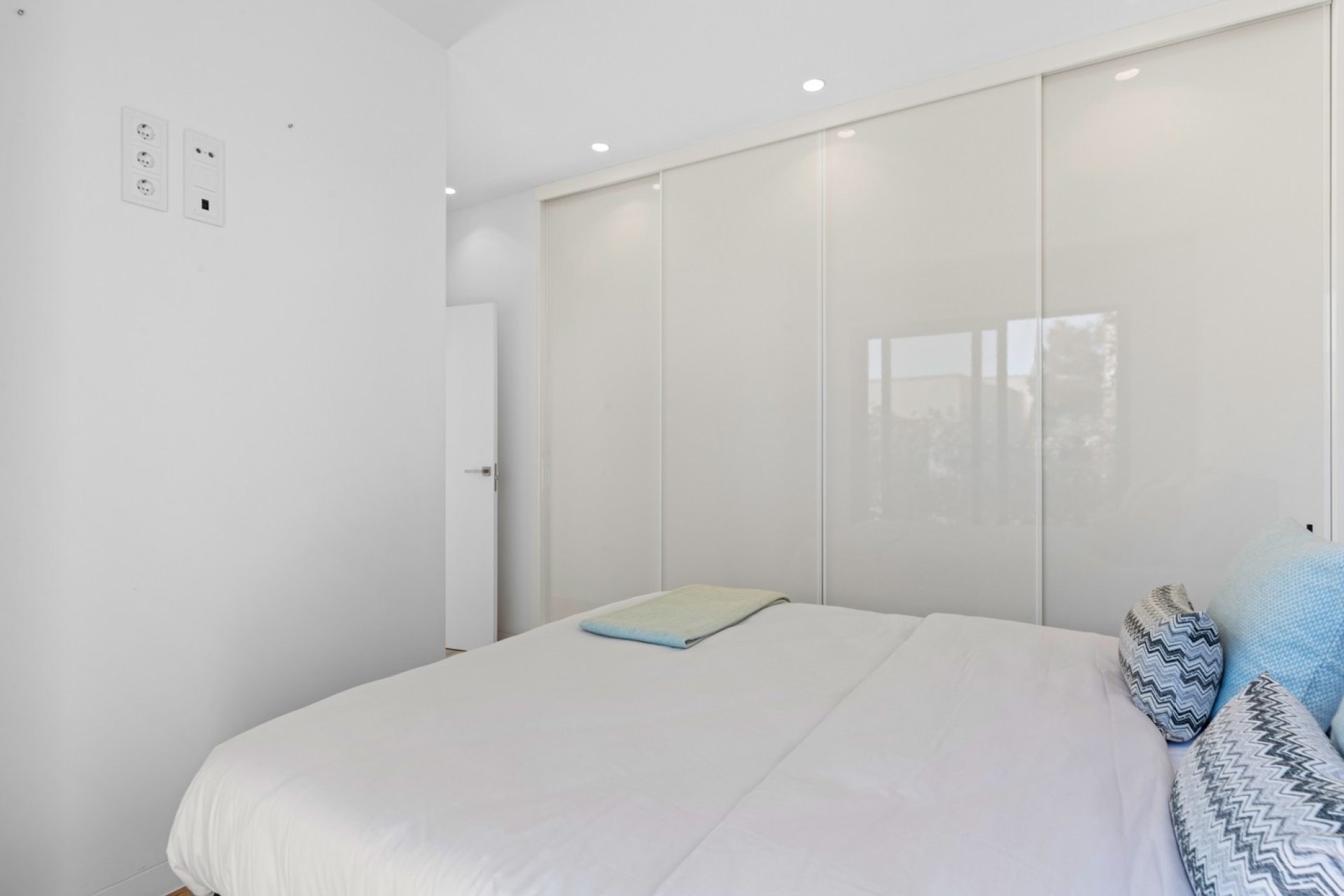 Resale - Villa (detached) -
Las Colinas Golf Resort - Las Colinas Golf