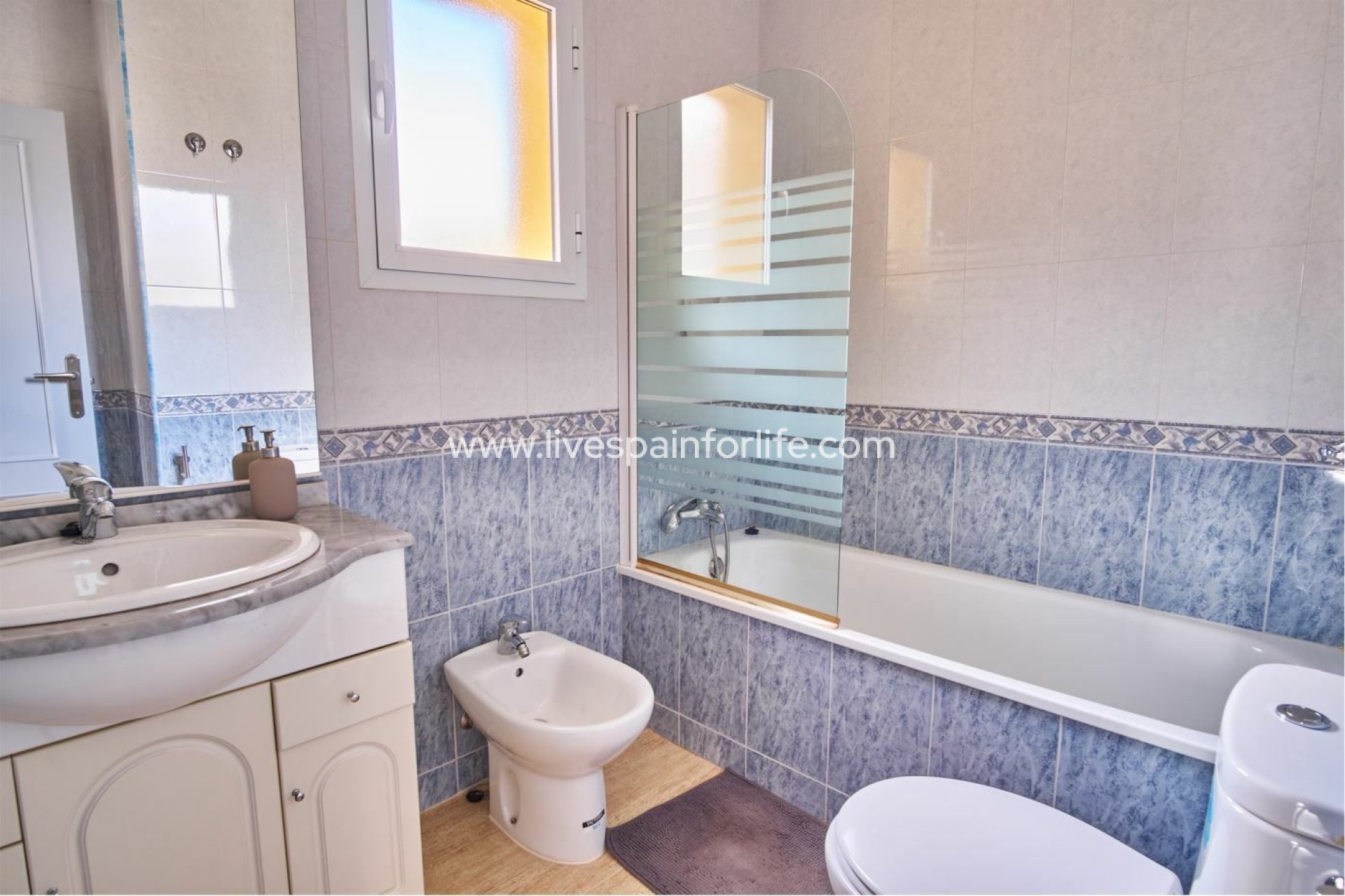 Resale - Villa (detached) -
Los Montesinos - La Herrada