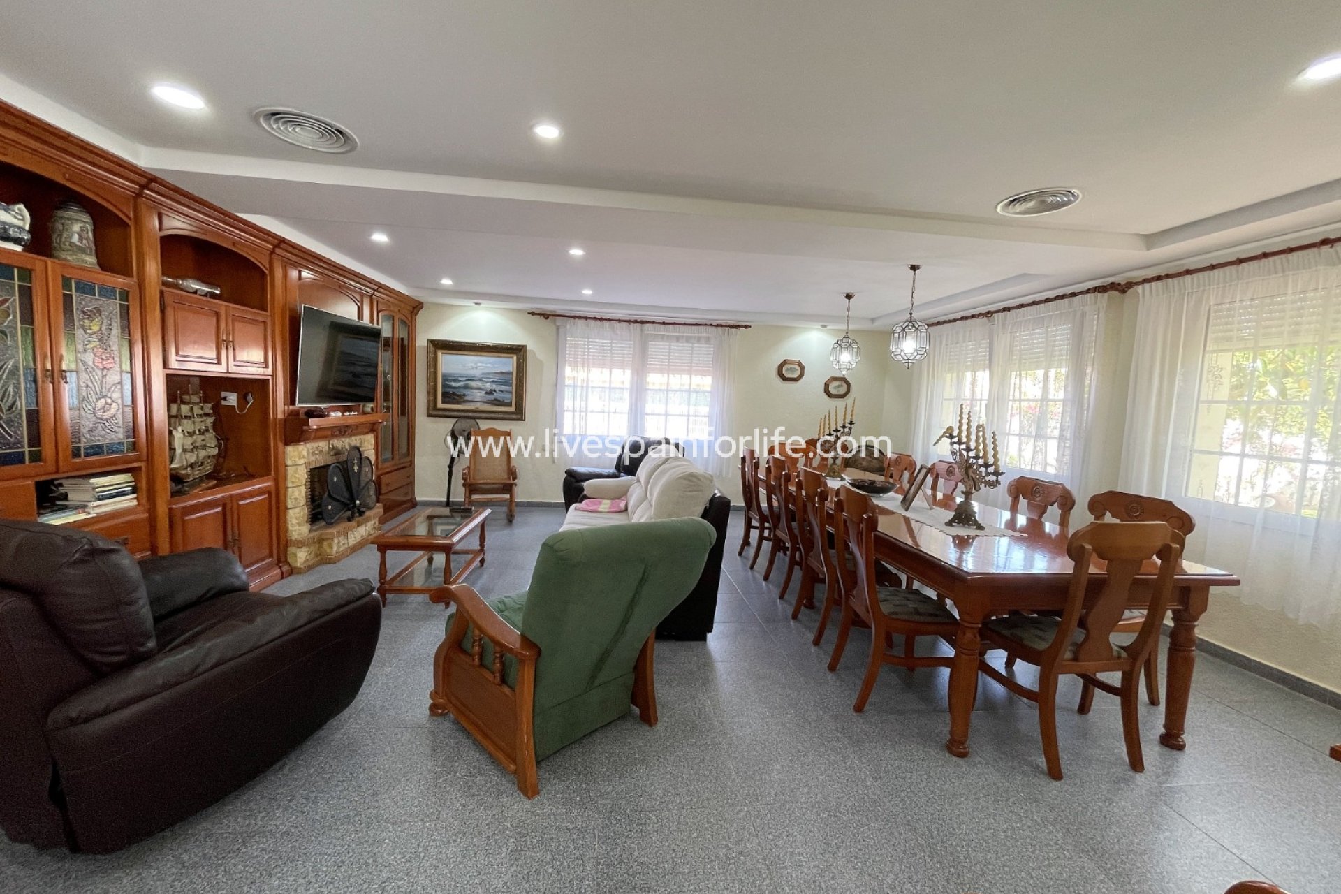 Resale - Villa (detached) -
Orihuela Costa - Cabo Roig