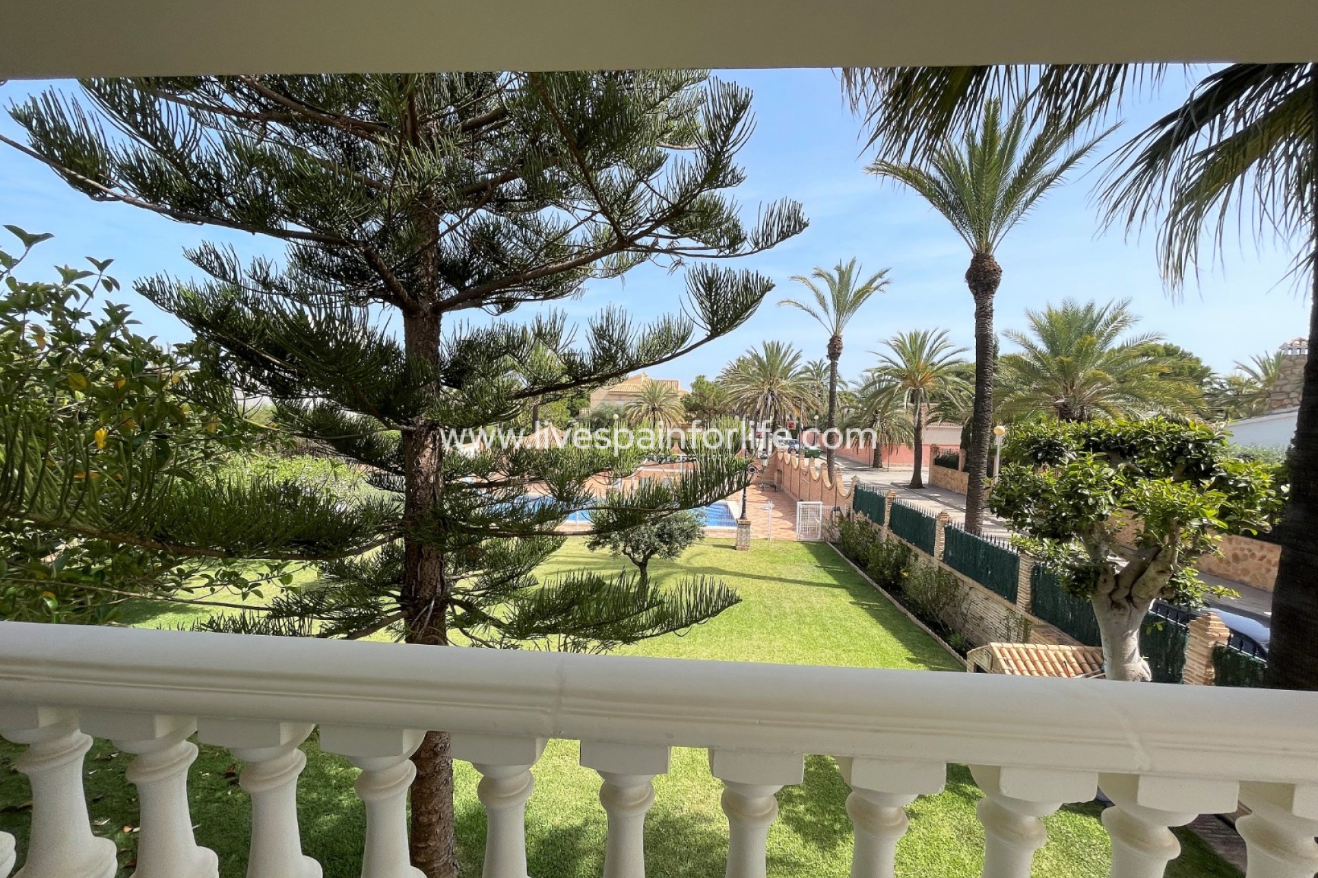 Resale - Villa (detached) -
Orihuela Costa - Cabo Roig