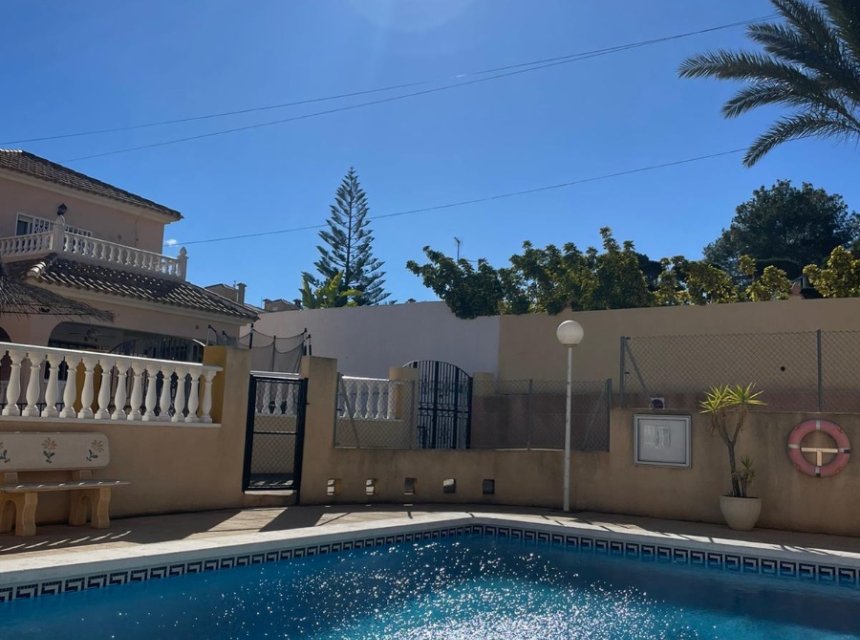 Resale - Villa (detached) -
Orihuela Costa - El Galan