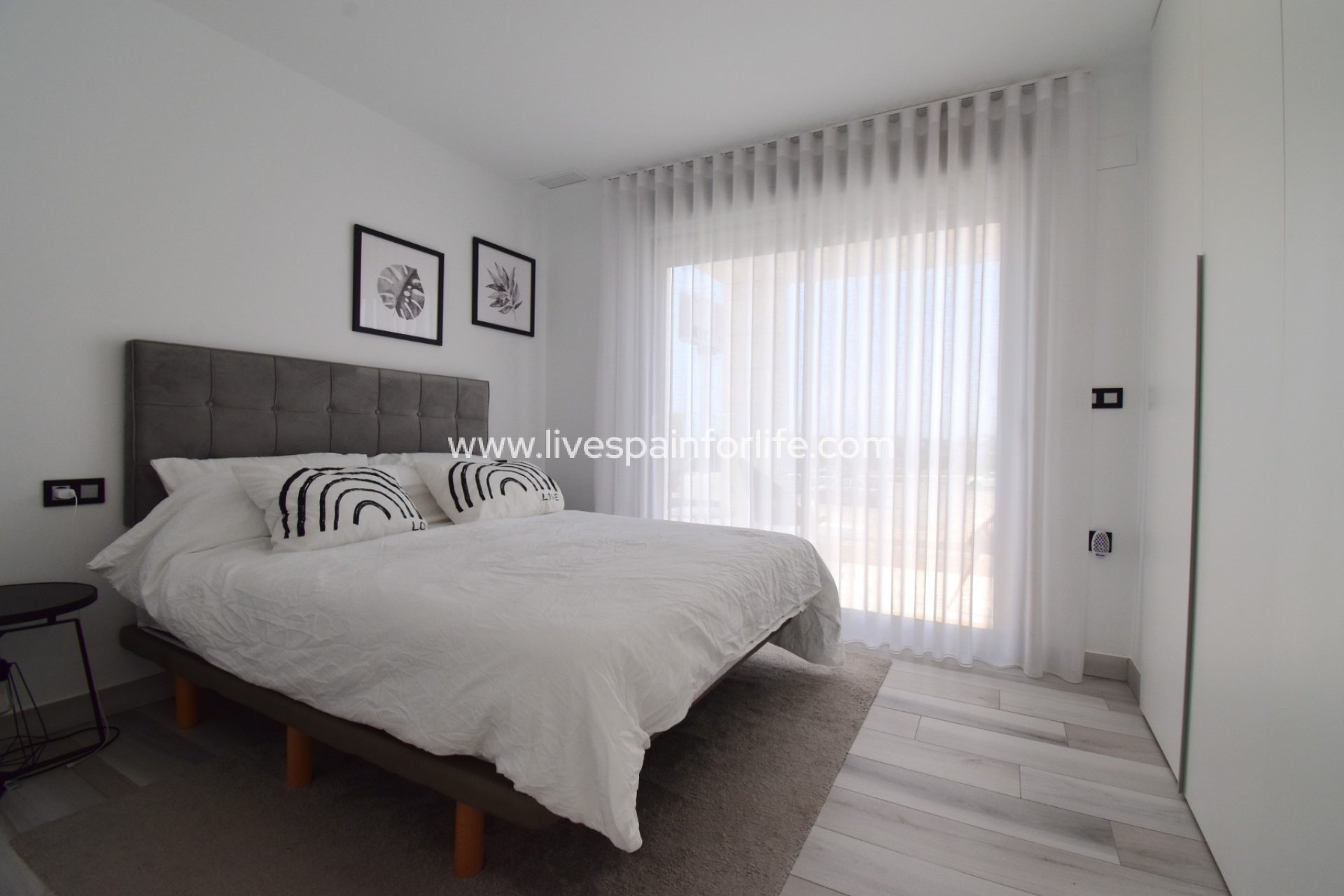 Resale - Villa (detached) -
Orihuela Costa - Lomas de Cabo Roig