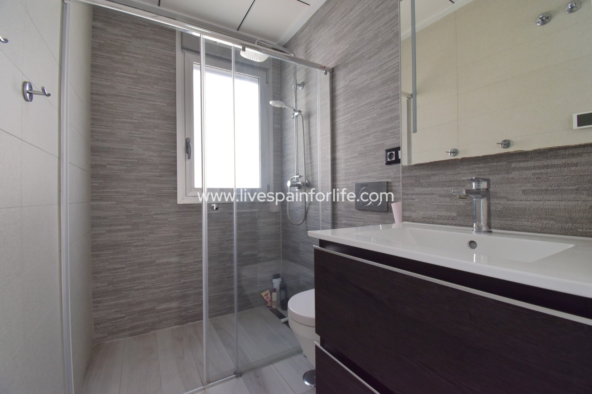 Resale - Villa (detached) -
Orihuela Costa - Lomas de Cabo Roig