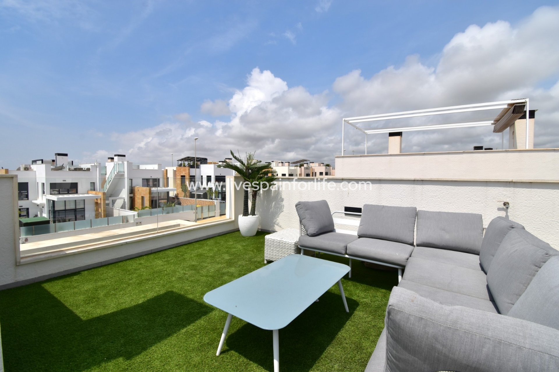 Resale - Villa (detached) -
Orihuela Costa - Lomas de Cabo Roig