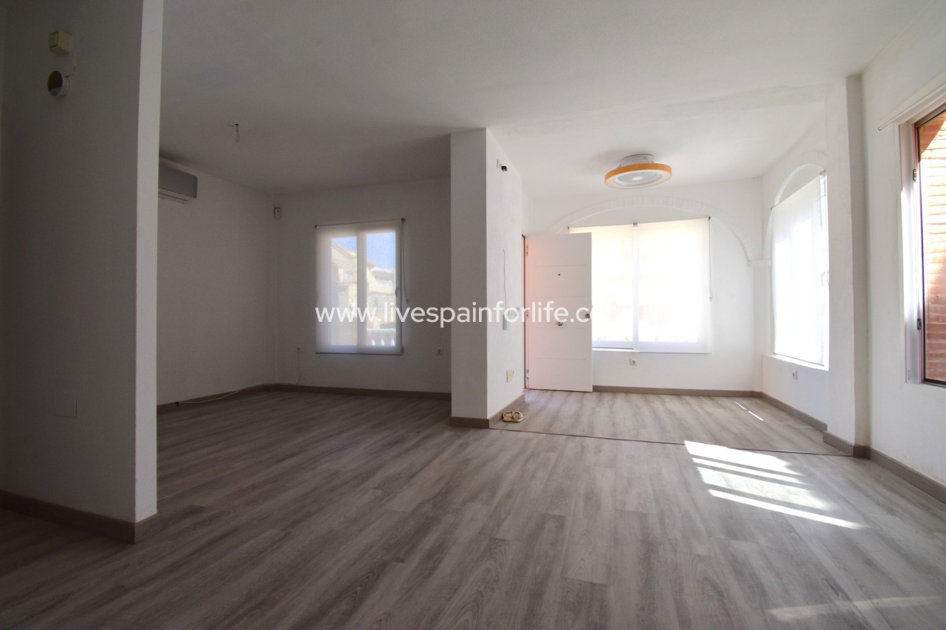 Resale - Villa (detached) -
Orihuela Costa - Playa Flamenca