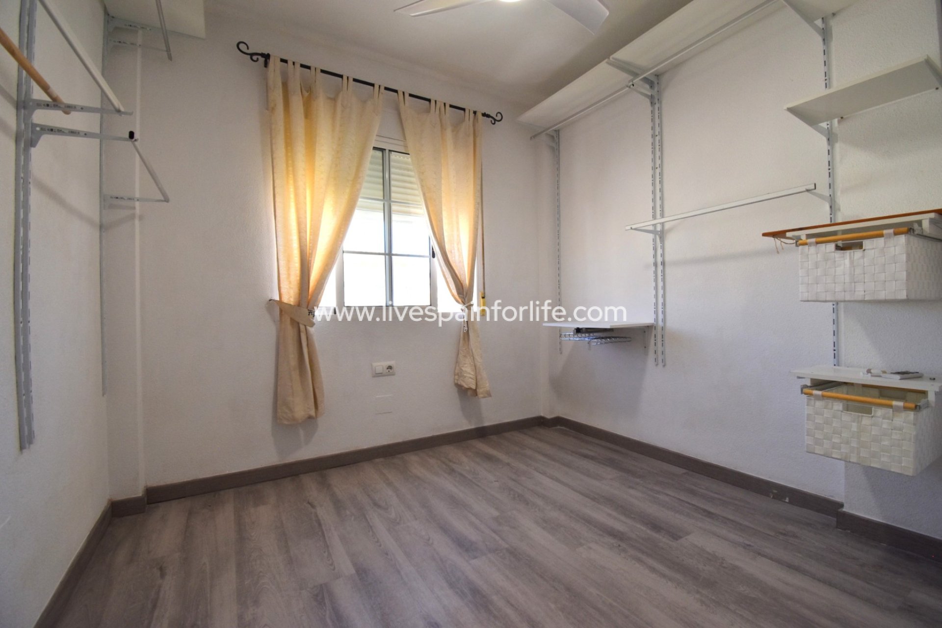 Resale - Villa (detached) -
Orihuela Costa - Playa Flamenca
