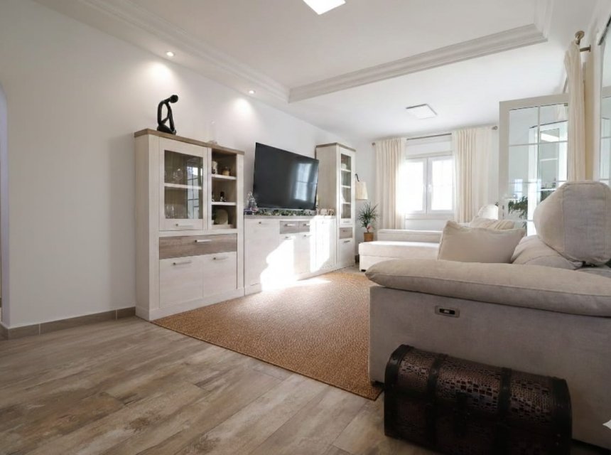 Resale - Villa (detached) -
Orihuela Costa - Villamartin