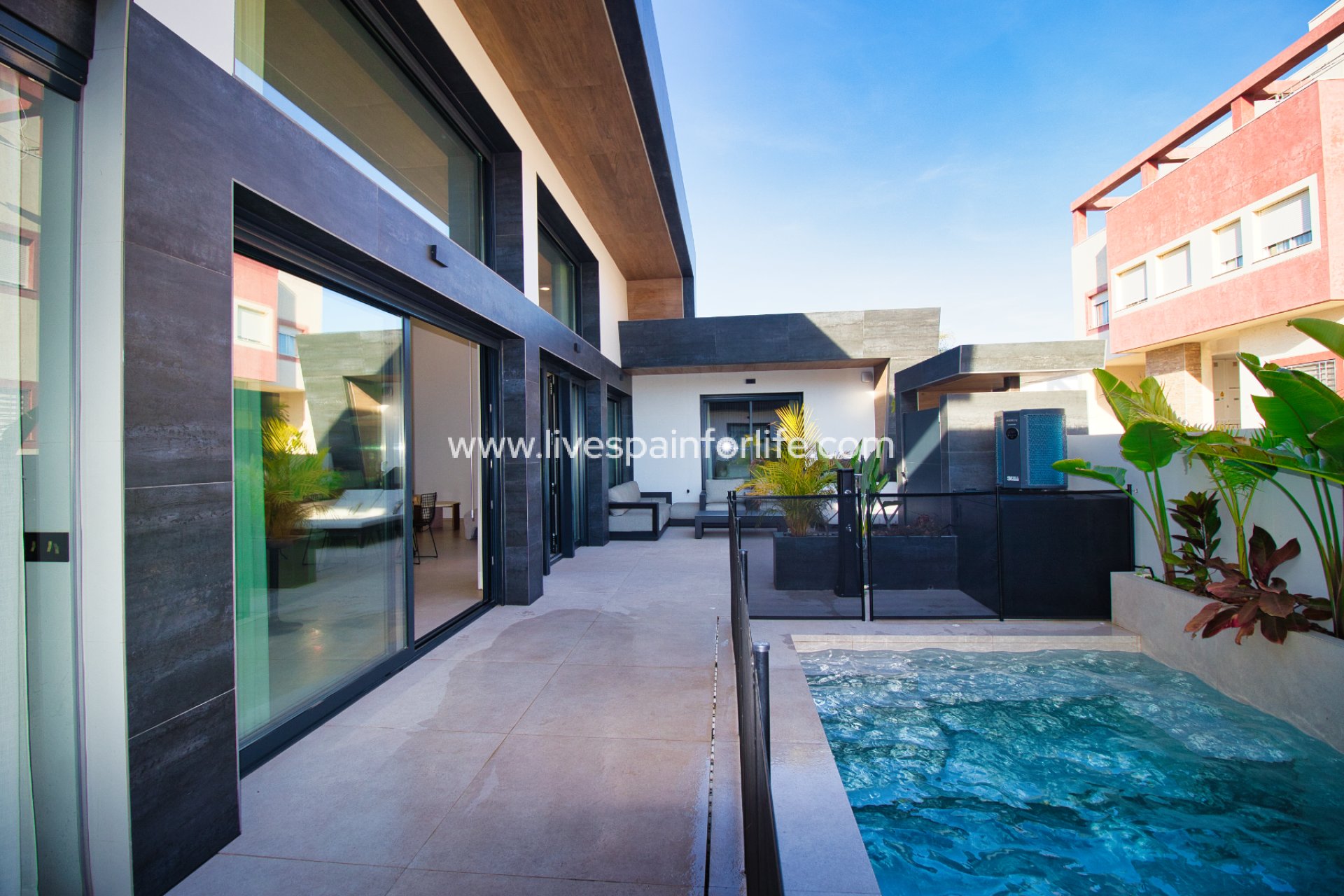 Resale - Villa (detached) -
Pilar de la Horadada