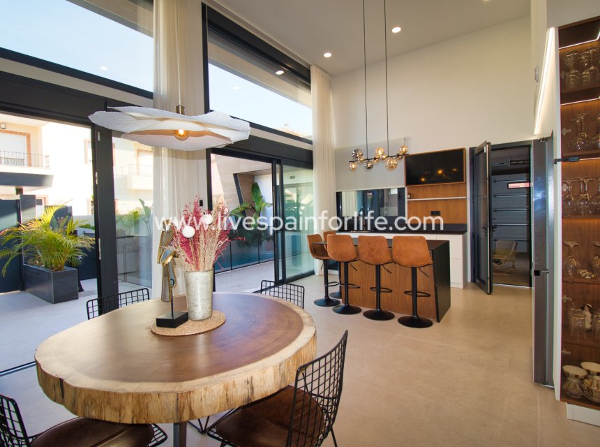 Resale - Villa (detached) -
Pilar de la Horadada