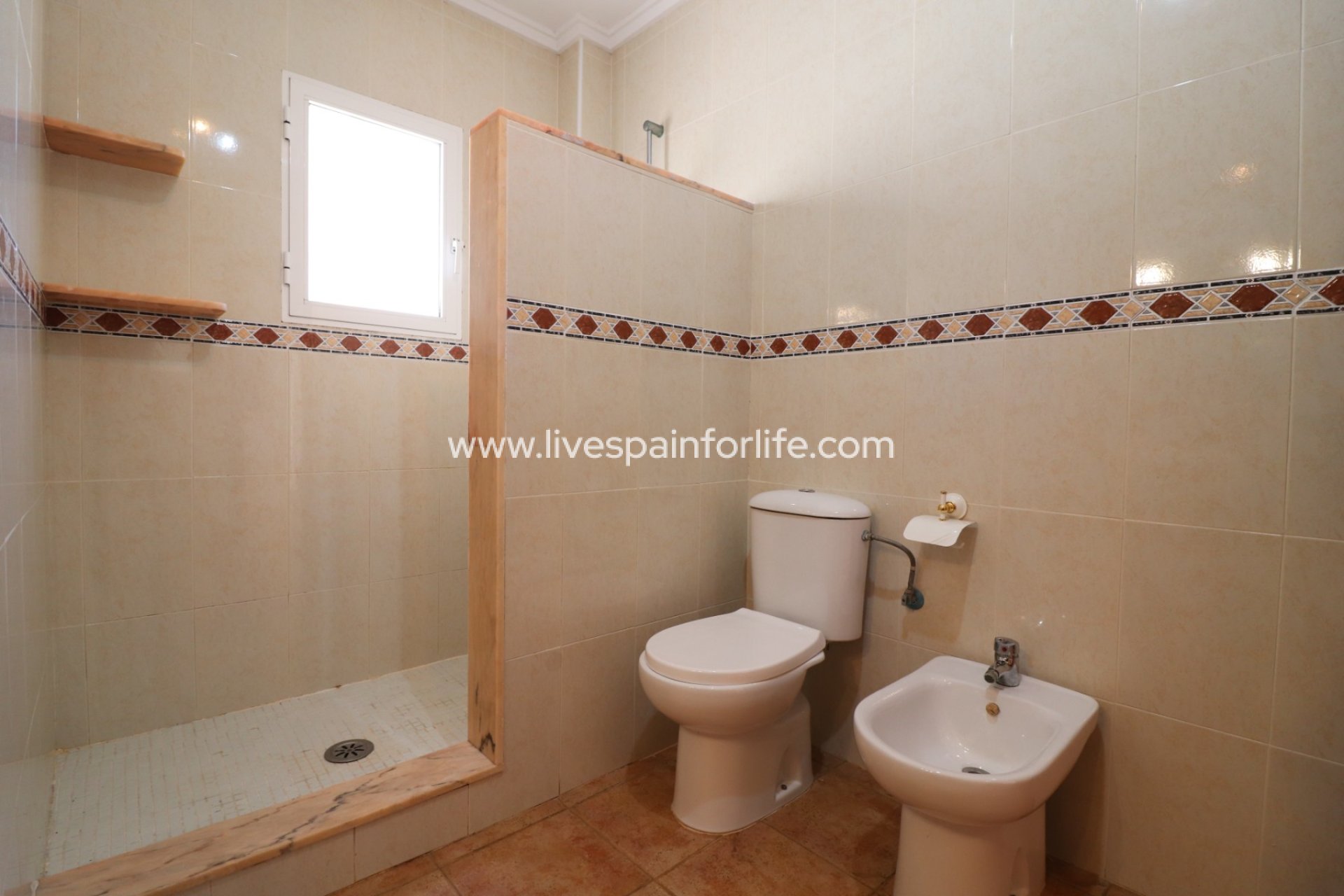 Resale - Villa (detached) -
San Miguel De Salinas - Lake View Mansions