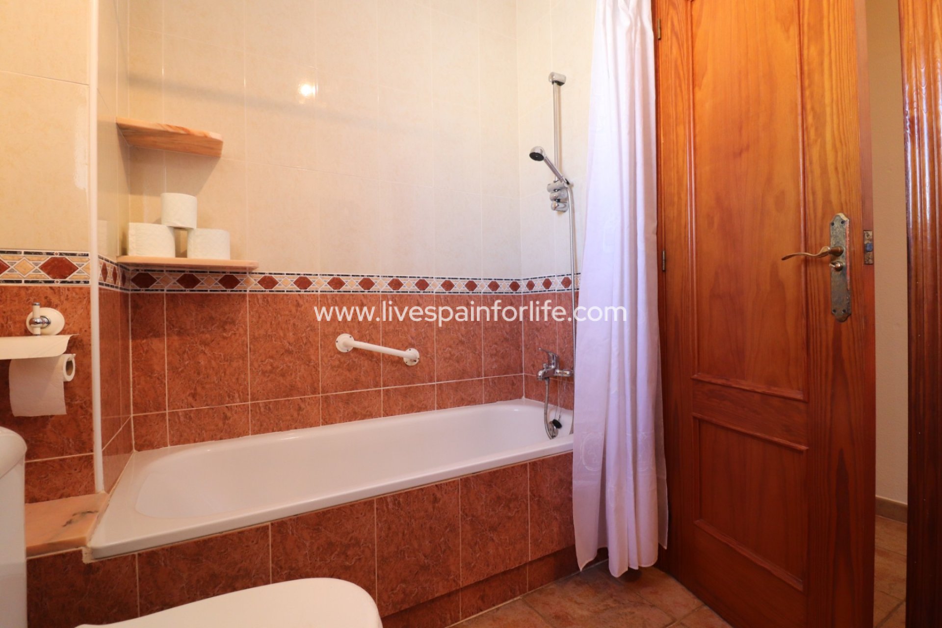 Resale - Villa (detached) -
San Miguel De Salinas - Lake View Mansions