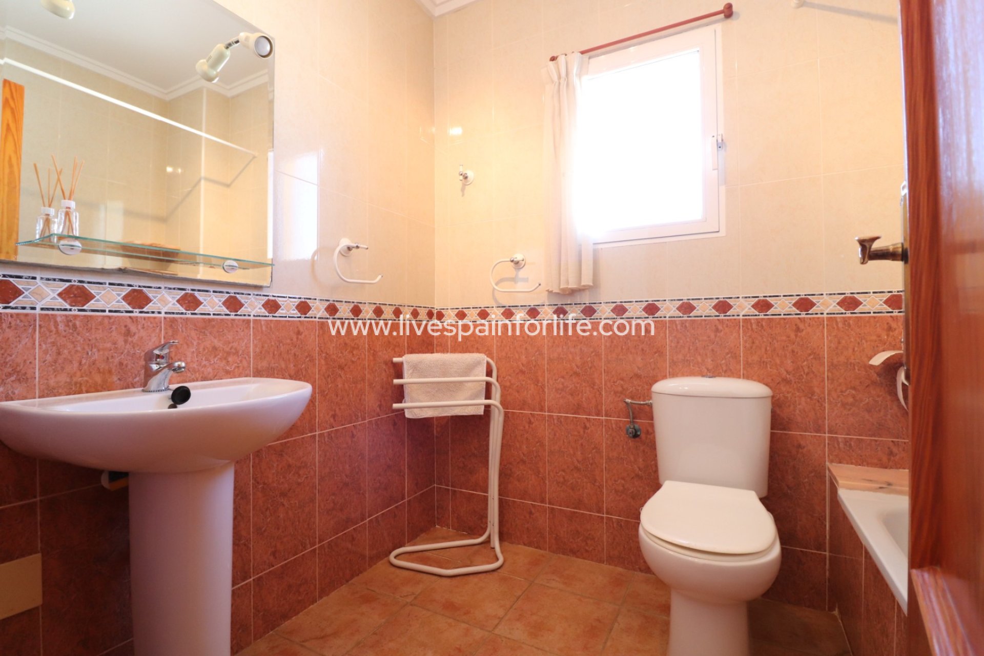 Resale - Villa (detached) -
San Miguel De Salinas - Lake View Mansions