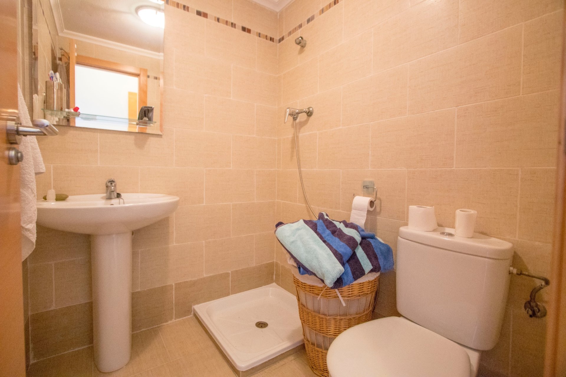 Reventa - Apartments -
Cox