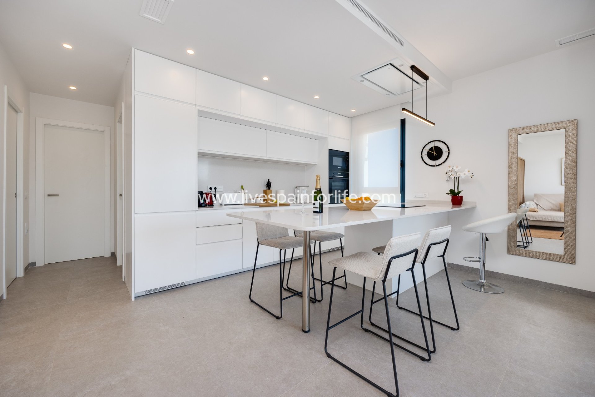 Reventa - Apartments -
Las Colinas Golf Resort