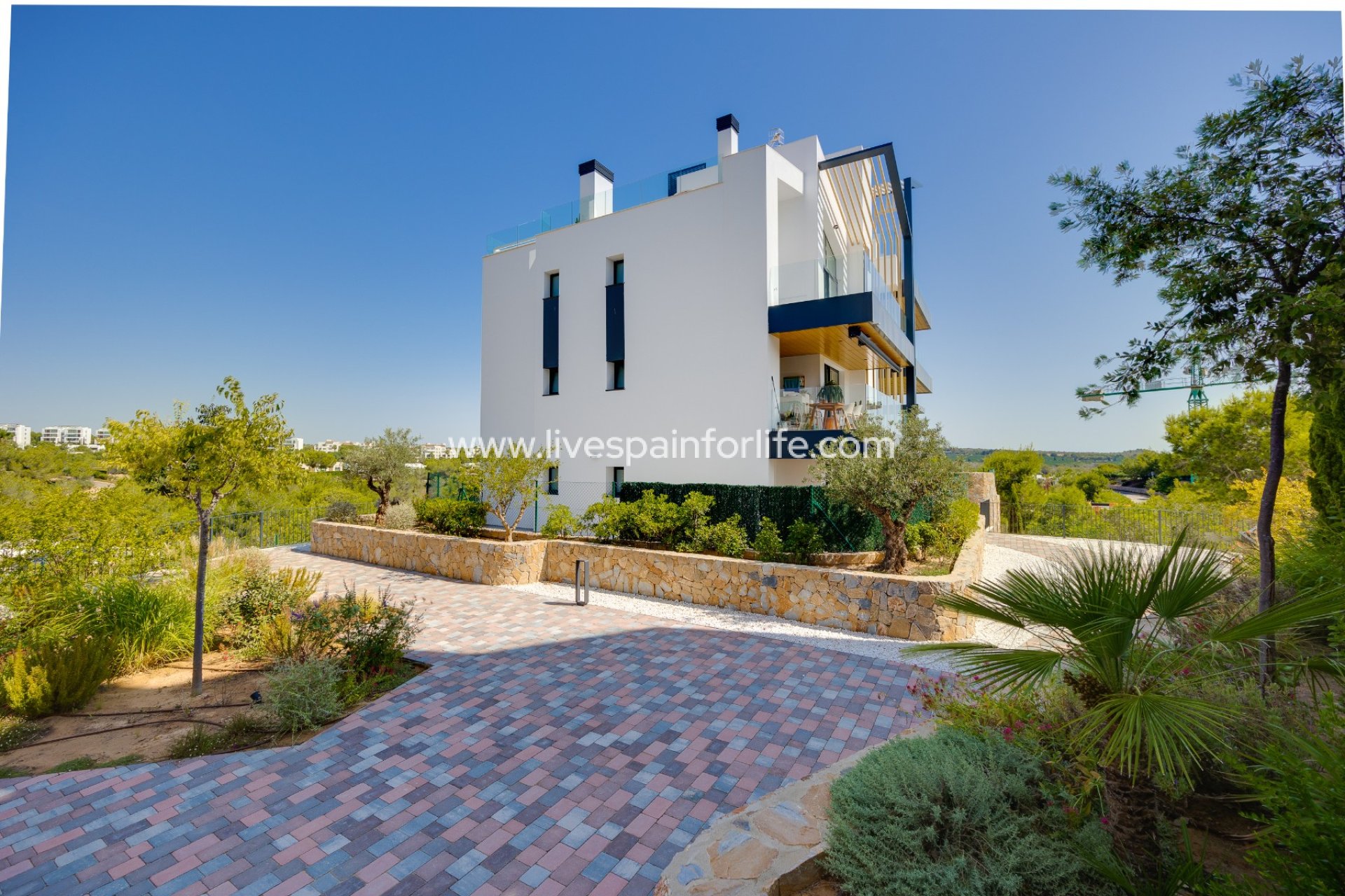 Reventa - Apartments -
Las Colinas Golf Resort