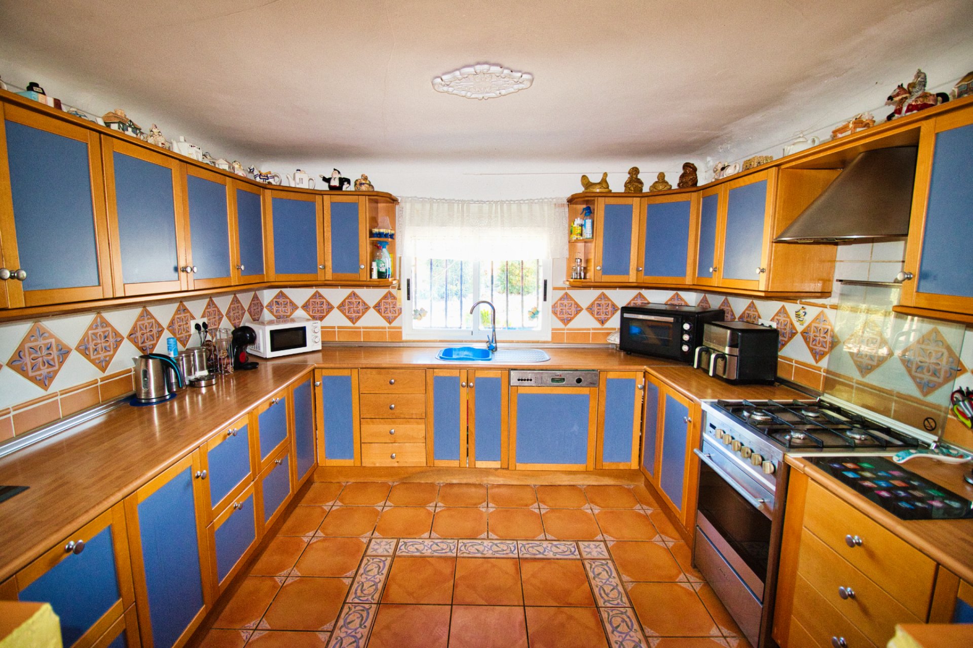 Reventa - Commercial -
Abanilla