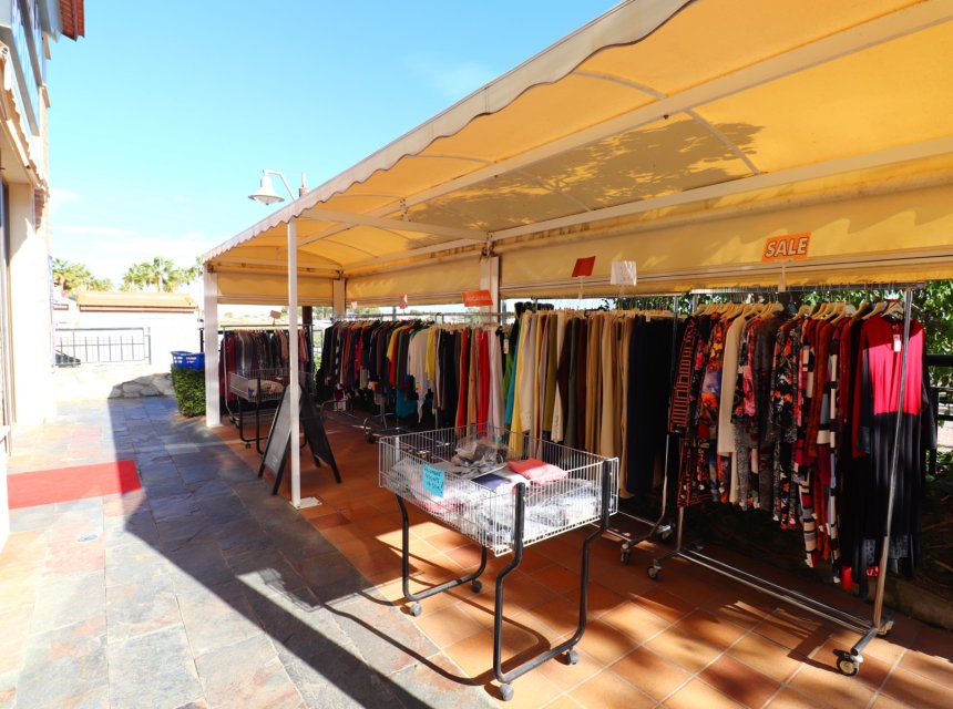 Reventa - Commercial -
Algorfa - La Finca Golf Resort