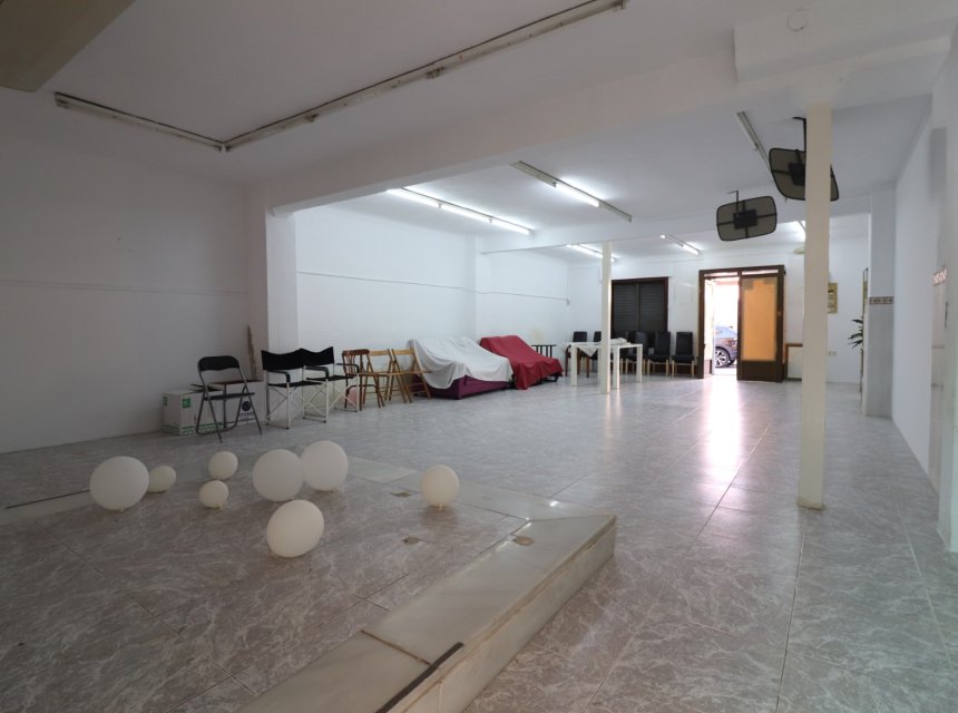 Reventa - Commercial -
Benijofar - Benijofar - Village