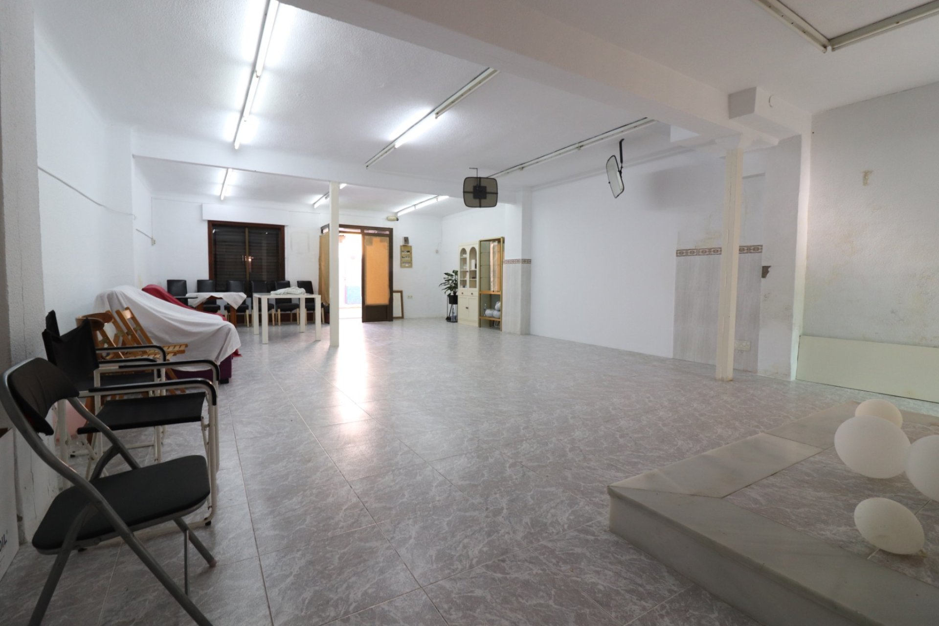 Reventa - Commercial -
Benijofar - Benijofar - Village