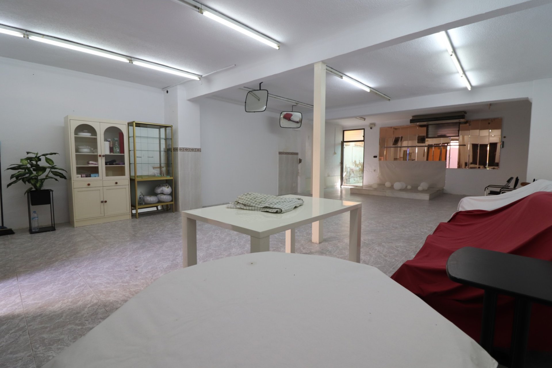 Reventa - Commercial -
Benijofar - Benijofar - Village