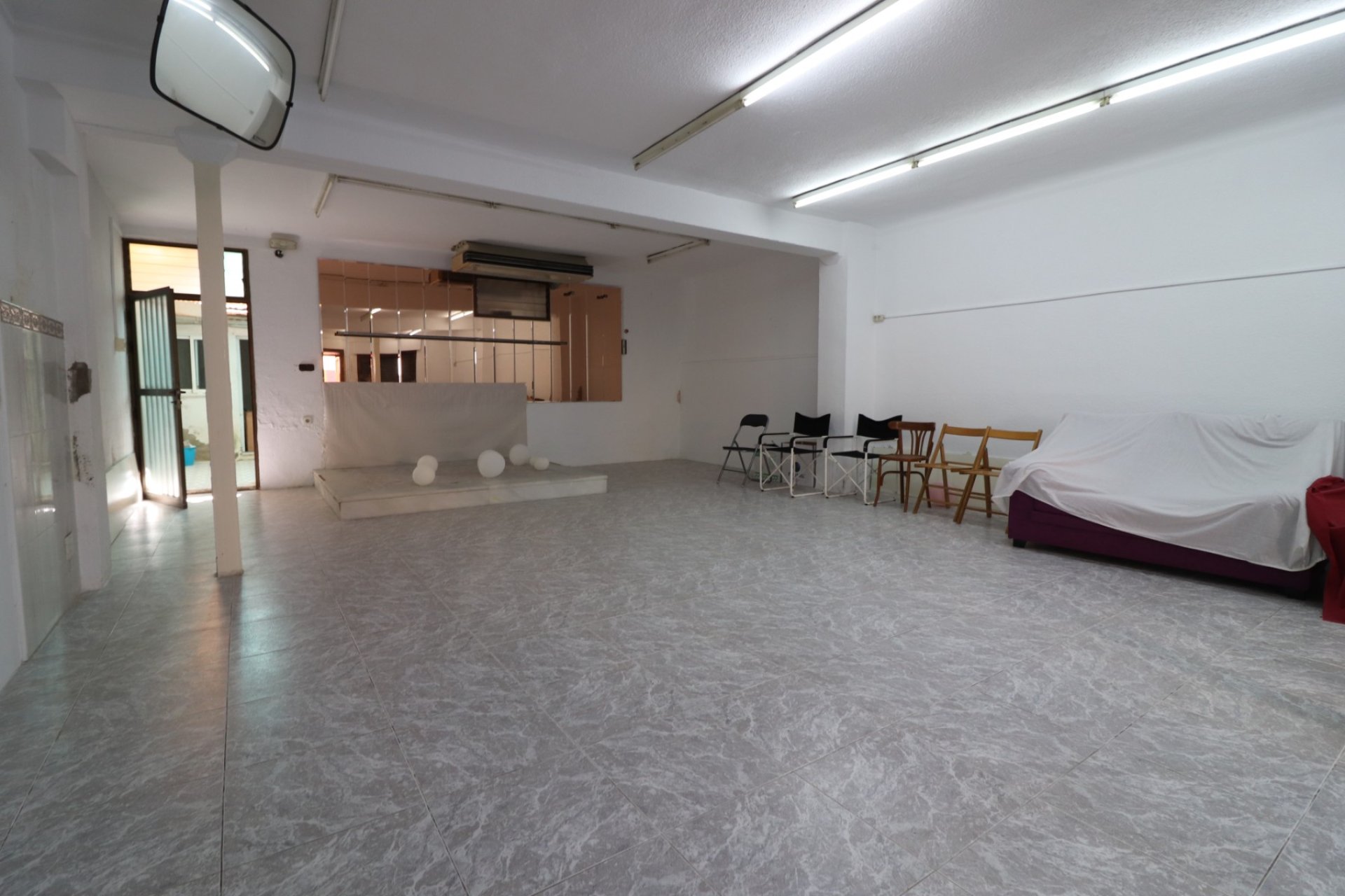 Reventa - Commercial -
Benijofar - Benijofar - Village