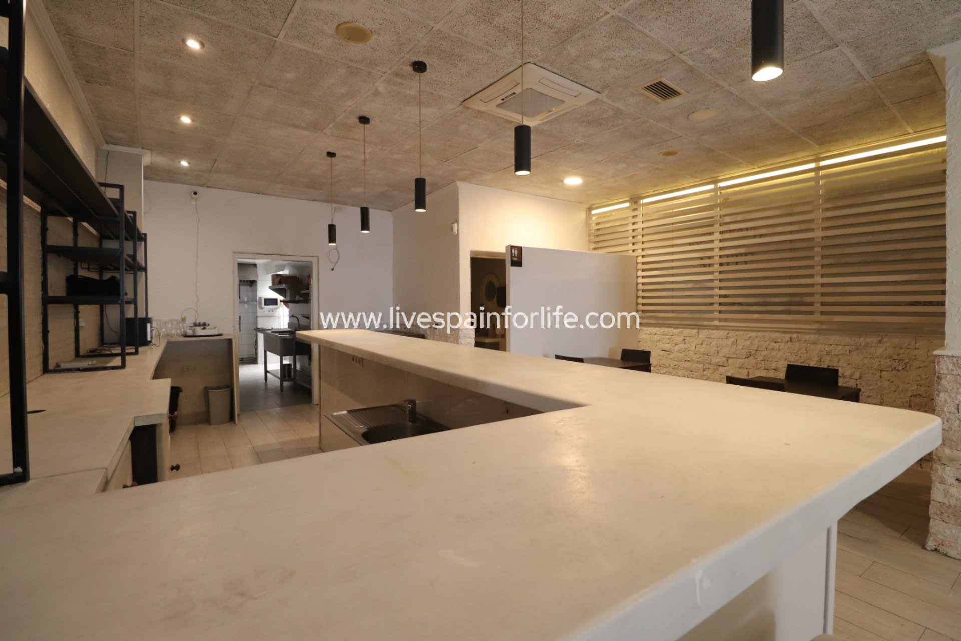 Reventa - Commercial -
Benijofar - Benijofar - Village