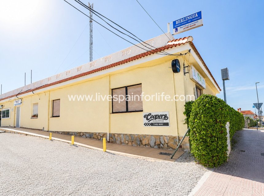 Reventa - Commercial -
Ciudad Quesada - Doña Pepa